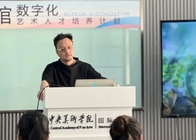 超聲波清洗機在半導體行業(yè)的應用及清潔方法