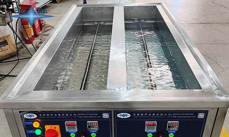 超聲波清洗機(jī)的水泵選擇：類型、特性與應(yīng)用指南